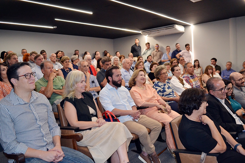 Centro Médico prestou homenagens e promoveu entrega de certificados a sócios eméritos