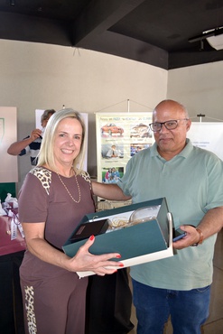 Cristiane Di Túlio recebe do Dr. Alexandre,