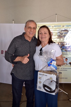 Rivadavia entrega à Maria Cristina Menegucci,