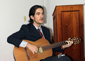 Guilherme Fantini, violonista, acordeonista e cantor