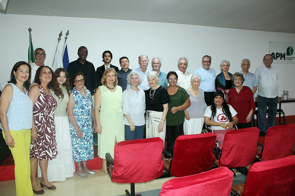Departamento Cultural do Centro Médico  promoveu mais um encontro literomusical