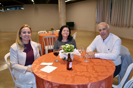 Camila Sigolon, administradora do Centro Médico, Rita de Cássia Oliveira, da APM e Luiz Claúdio Oliveira, da assessoria de apoio da APM