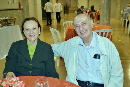 Deise Moreira Anéas e Dr. João Carlos Sanches Anéas