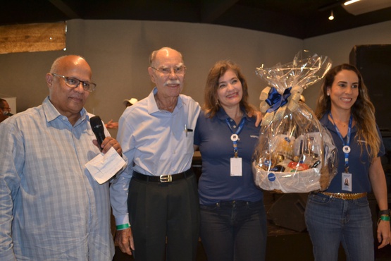 ... e ao Dr. Nelson Jacintho, ao lado do Dr. Alexandre Firmo de Souza Cruz