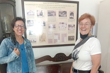 Acervo histórico do Centro Médico  recebe visita de especialistas