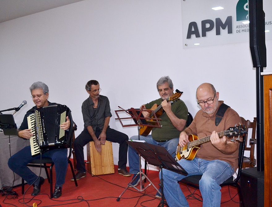 Música e literatura integraram as atividades do Departamento Cultural do Centro Médico