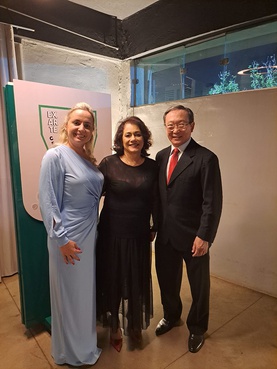 Camila Spigolon, Dra. Maria Treza Pereira Cavalcante e Dr. Tomas Kim