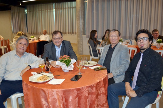 Dr. Antonio José Gonçalves, Dr. Luiz Alberto Ferriani, Dr. Tomas Kim e Dr. Guilherme Urano de Carvalho Machado, conselheiro do Centro Médico