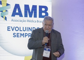 Dr. Florisval Meinão, secretário geral da AMB