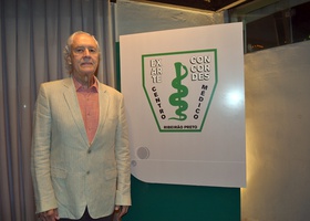 Dr. Álvaro Gradim