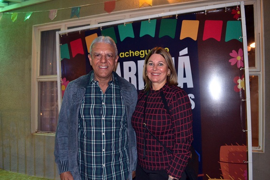 Paulo Márcio Pacheco Araújo e Gislaine Fernandes