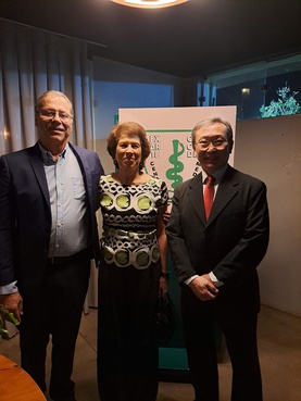 Dr. Rui Alberto Ferrian, Dra. Virgínia Paes Leme Ferriani e Dr. Tomas Kim