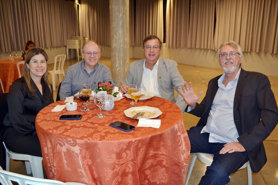 Milena Simon, Dr. Sélvio Machado Simon, Dr. Renato Tadeu Baruffi e Dr. José Eduardo Paciência Rodrigues