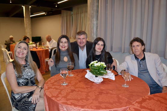 Aparecida Mellini, Mariliz Kassis Aguiar de Carvalho,  Dr. Walter Aguiar de Carvalho Júnior,  Mel Kassis e Dr. Flávio Petroucic Costa