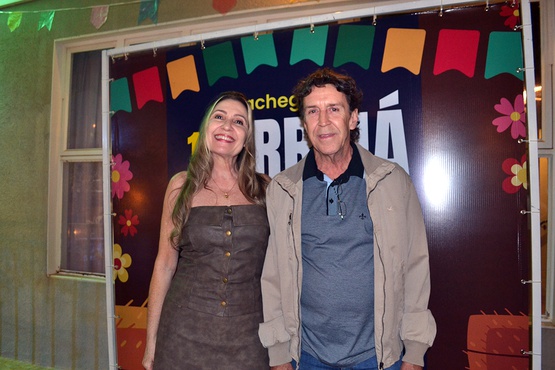 Aparecida Mellini e Flávio Petroucic Costa