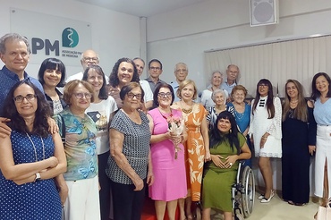 Encontro mensal do Departamento Cultural do Centro Médico: música, literatura e interatividade