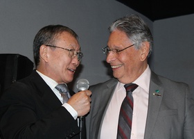 Dr. Tomas Kim e Dr. Antônio José Gonçalves