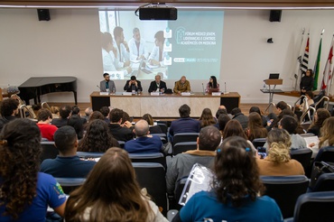 Aspectos atuais da formação médica  são apresentados em fórum da APM